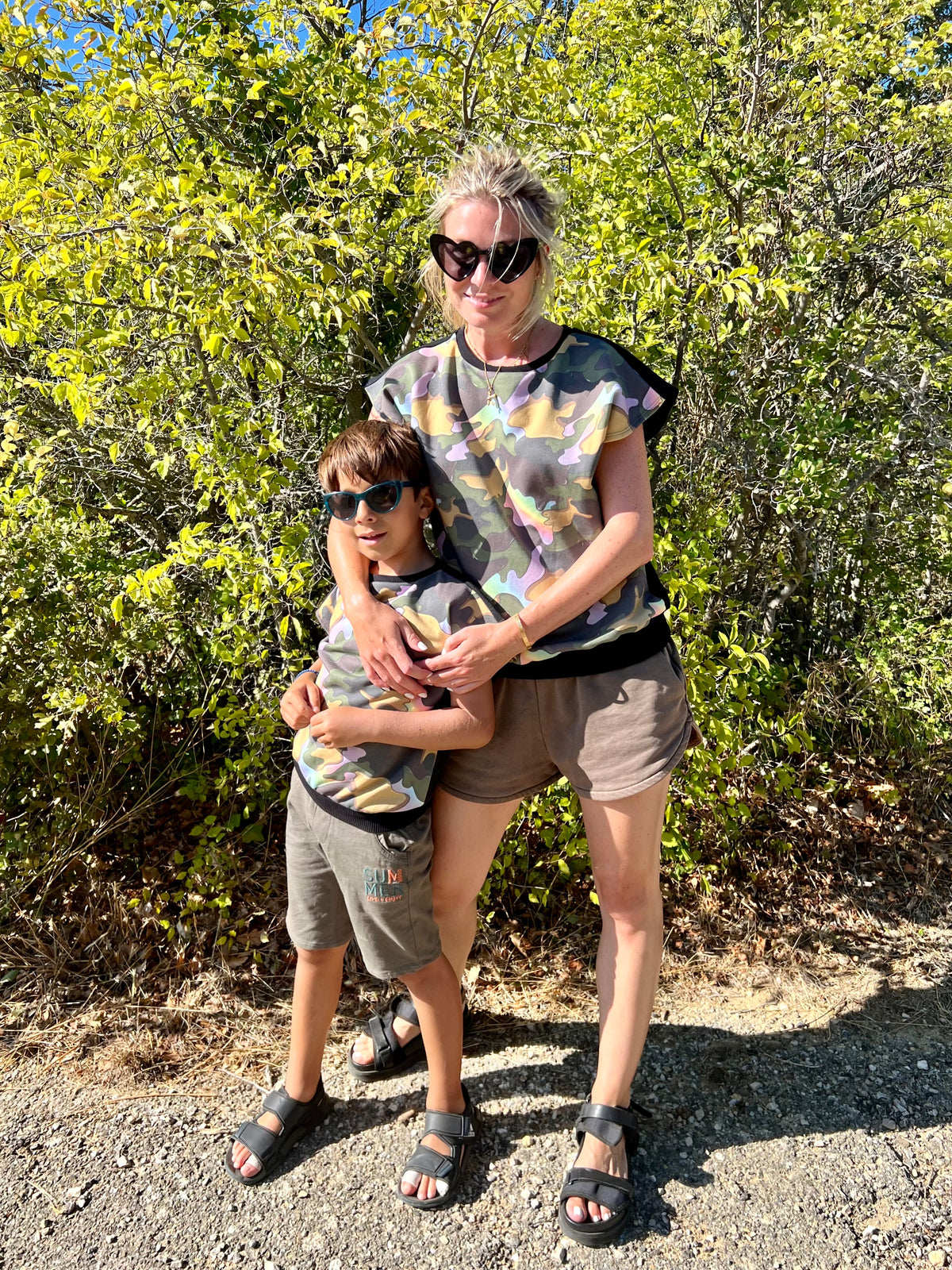 Teen / women reversible camo sweatshirt vest